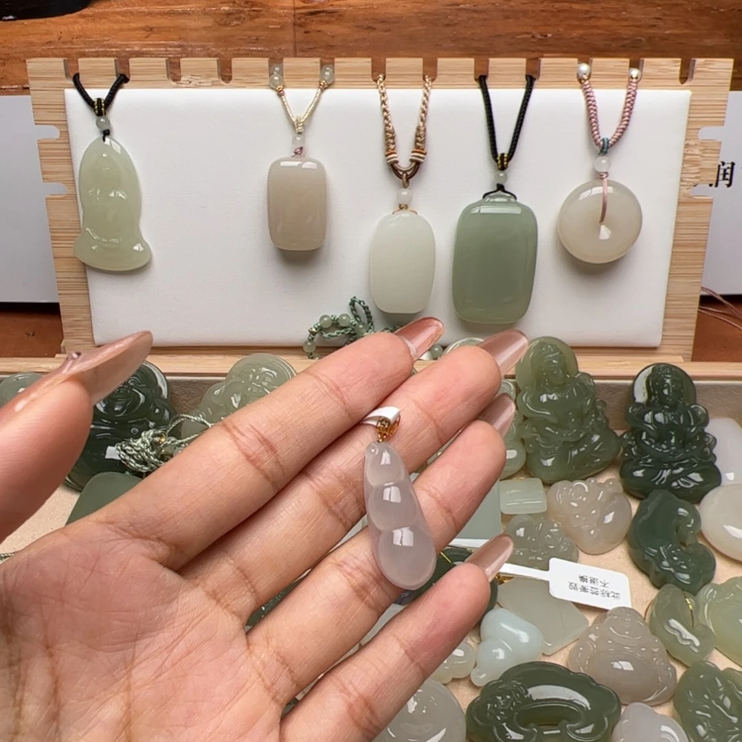 轻***~和田玉未镶嵌颈饰