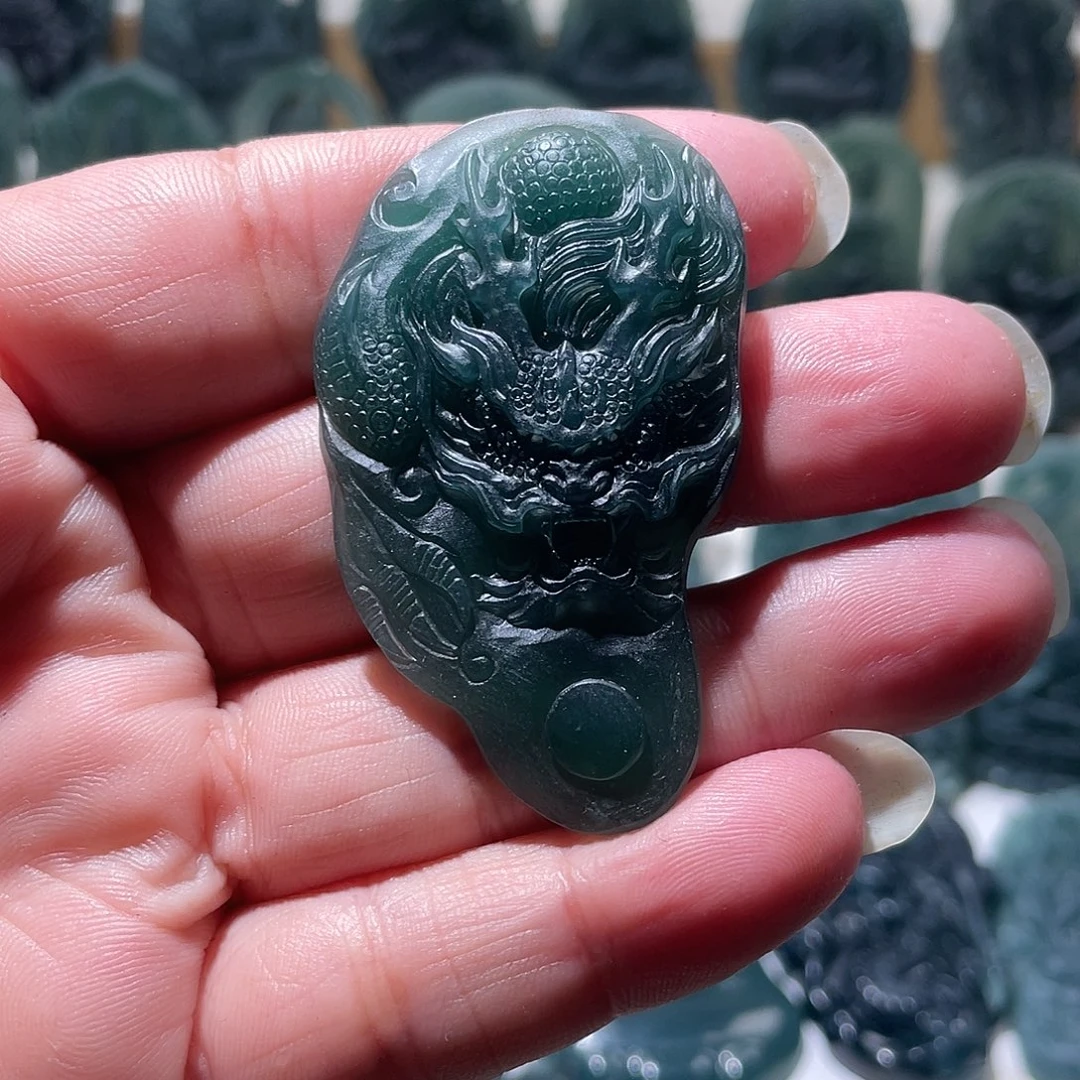 定制翡翠未镶嵌龙