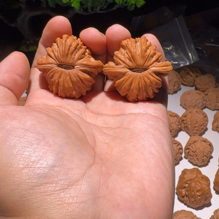 9***.文玩核桃吊坠四座楼