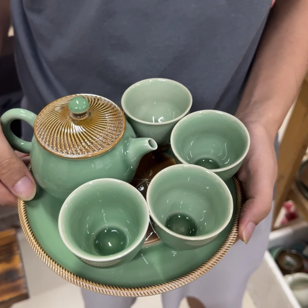 小仲青瓷开播福利微瑕8719