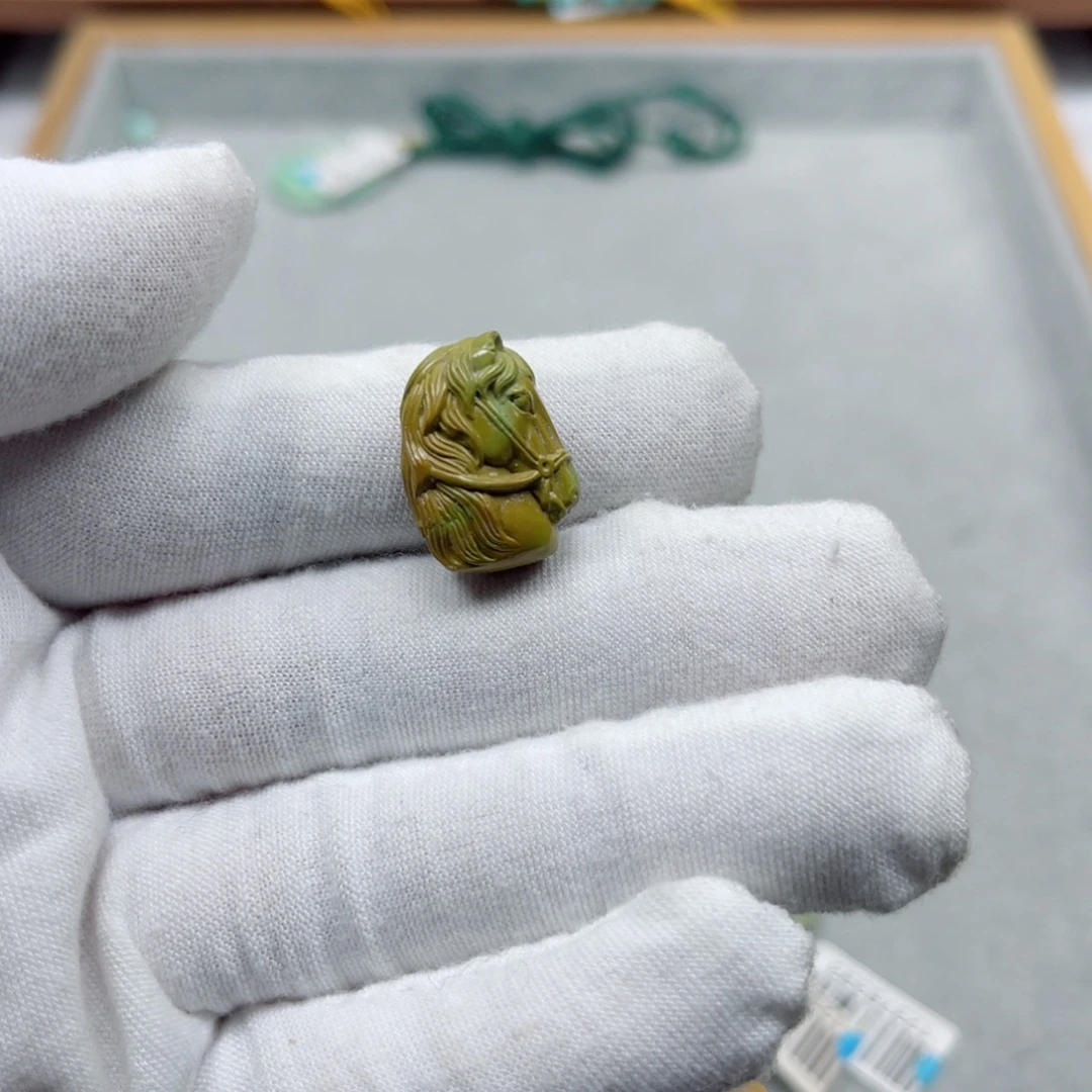 绿松石未镶嵌挂件