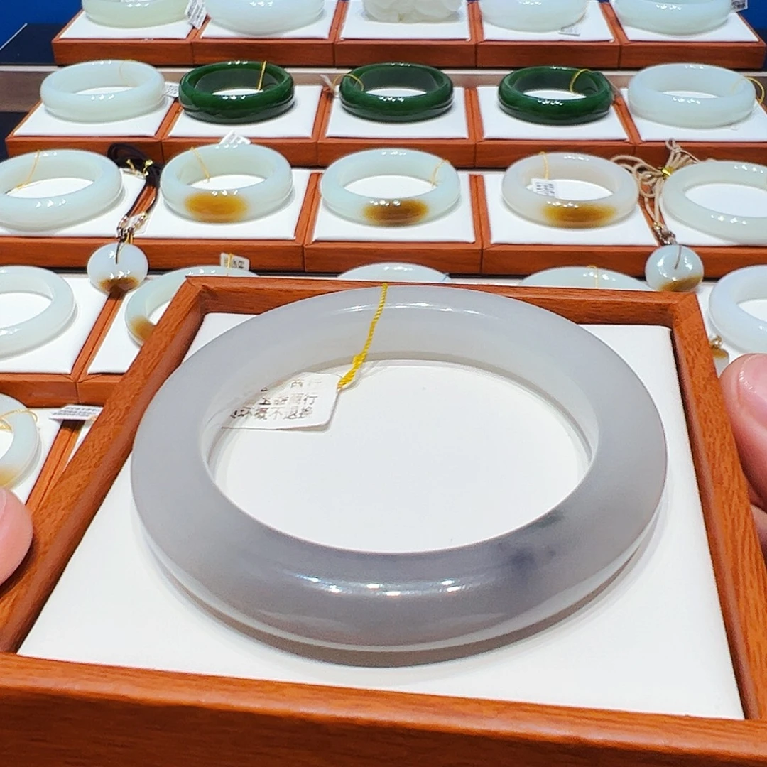 和田玉未镶嵌手镯白冰一口紫