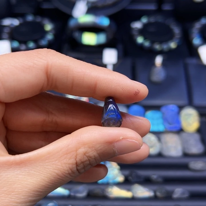 拉长石吊坠(不含链)银S925镶嵌小****?做扣头不退不换