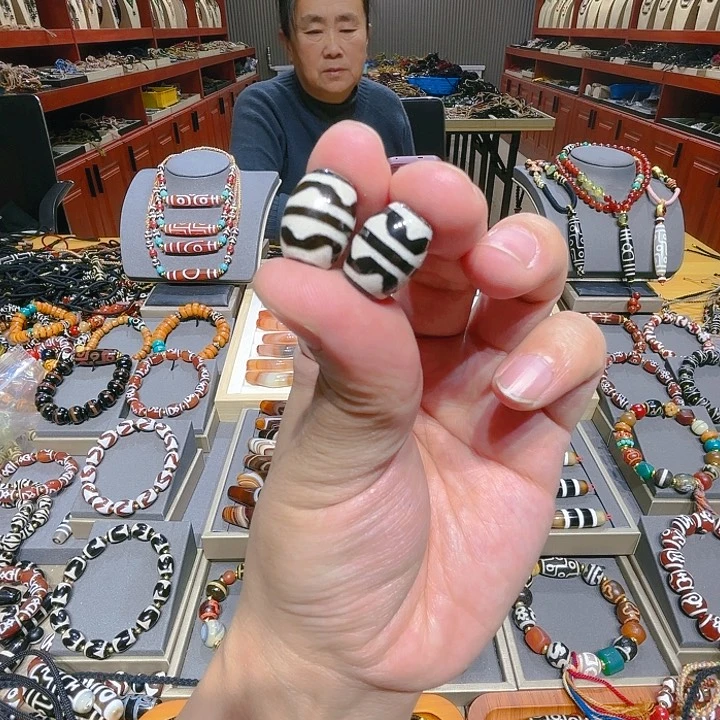 未镶嵌玛瑙/玉髓珠宝奇石