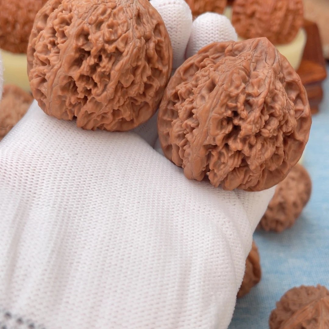 唐***大桃核吊坠45尺寸满天星