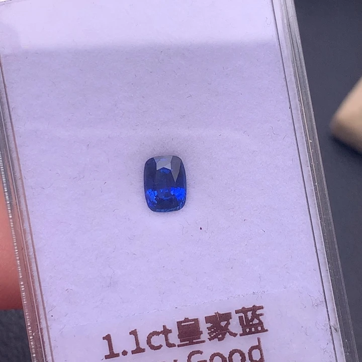 裸石蓝宝石皇家蓝蓝宝石裸石