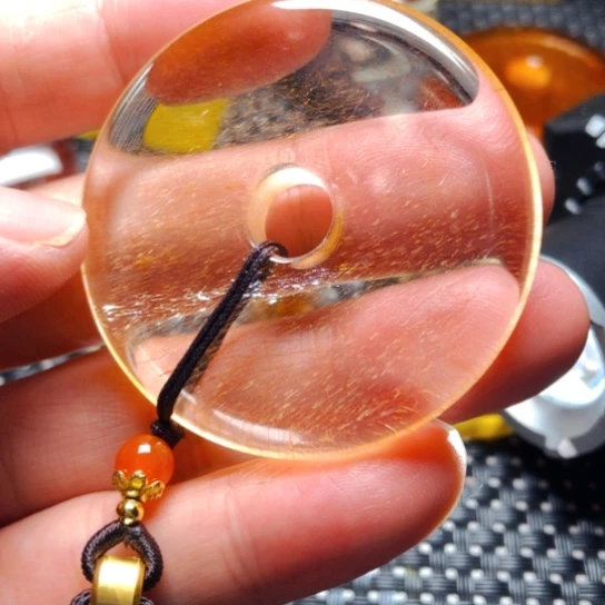 赖***明未镶嵌颈饰水晶吊坠