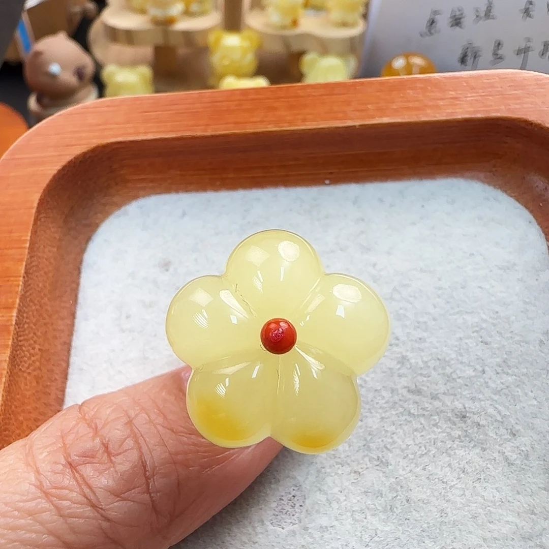 未镶嵌琥珀珠宝奇石