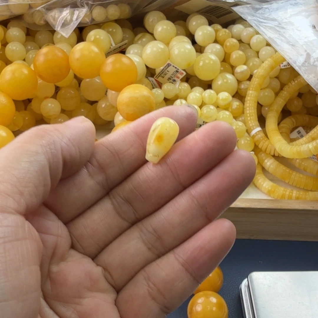 未镶嵌琥珀珠宝奇石