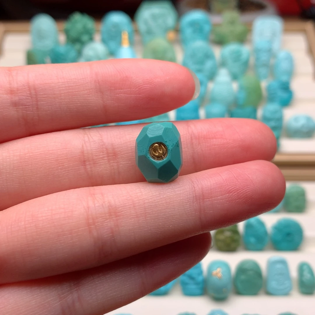 绿松石配饰未镶嵌陈*