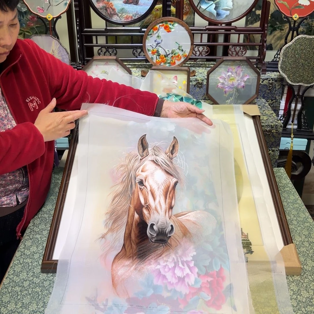 诺***言刺绣手工苏绣工艺制作技艺精湛