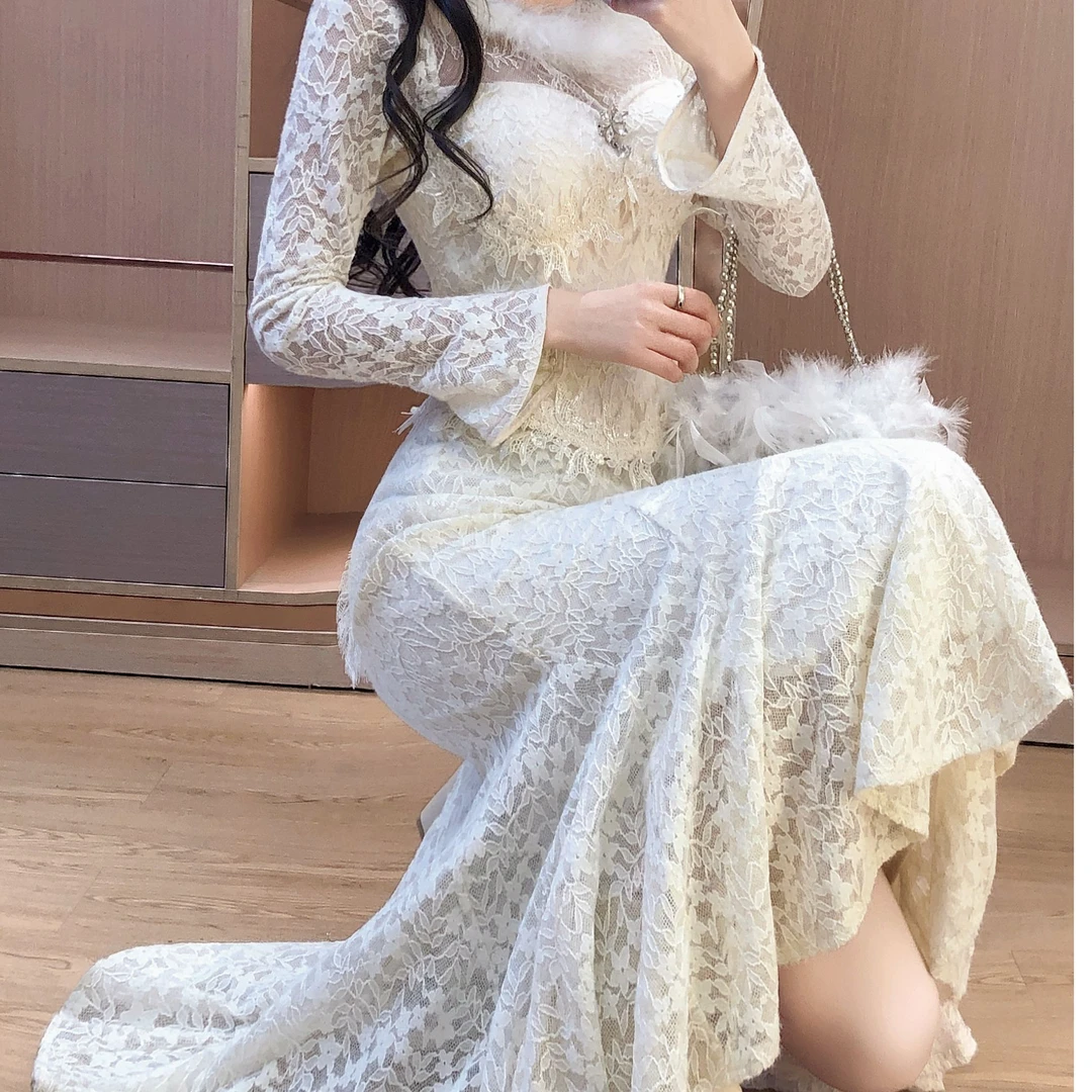 艾日秀秋冬精致百搭名媛风蕾丝上衣鱼尾半身裙羽毛装饰套装H0152