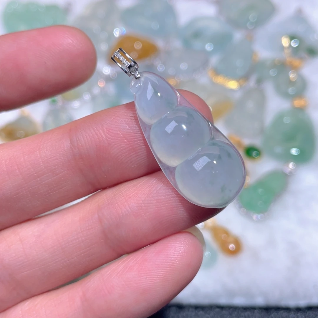 翡翠18K金镶嵌颈饰翡翠