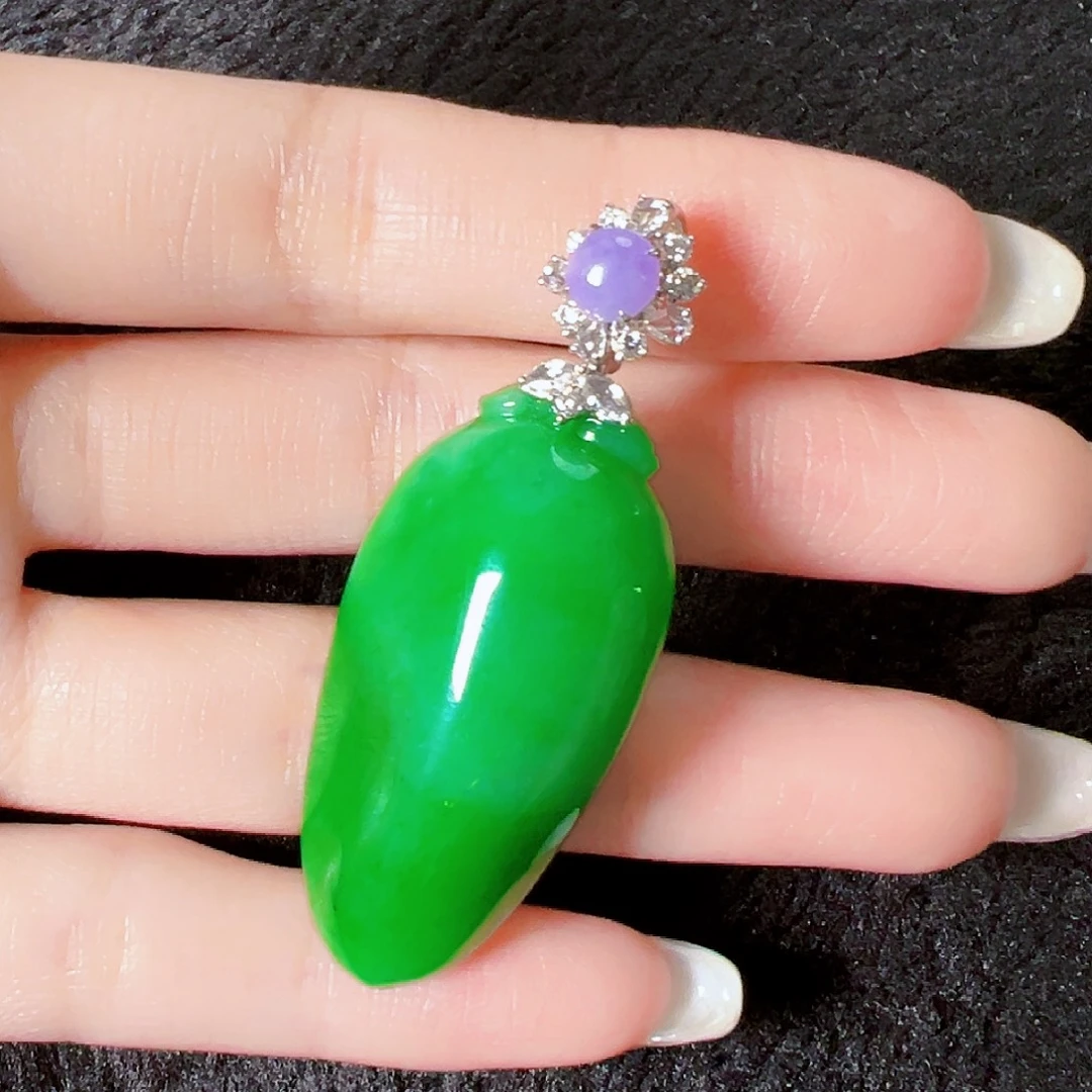 橘***子翡翠18K金镶嵌颈饰签收后24小时鉴赏期