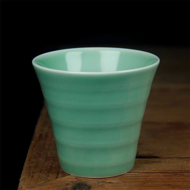 龙泉青瓷弟窑梅子青手捧杯