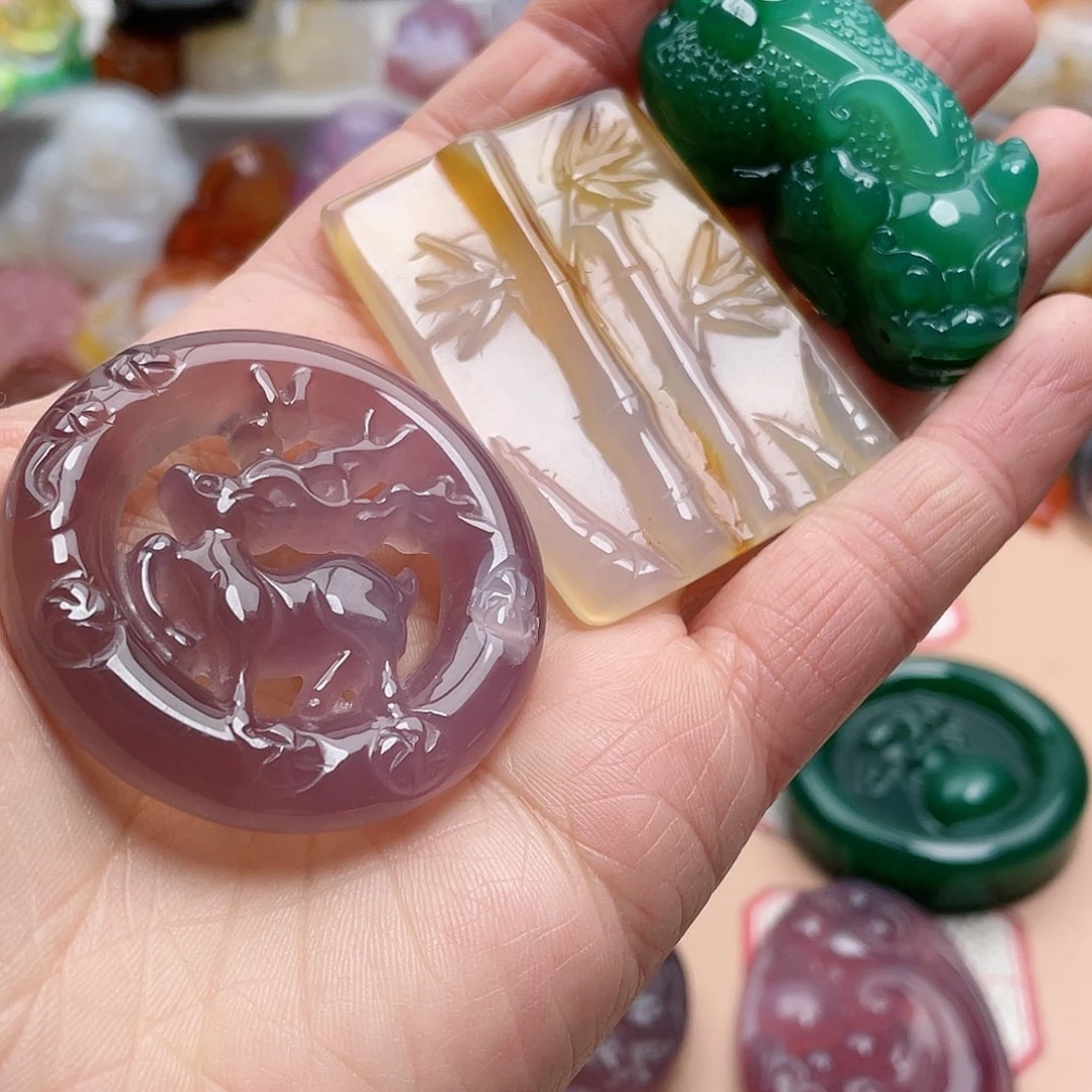 玛瑙/玉髓颈饰合金云*躲