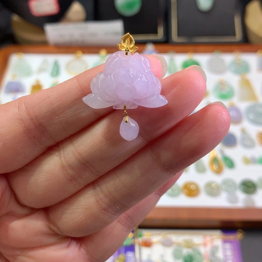 翡翠18K金镶嵌颈饰