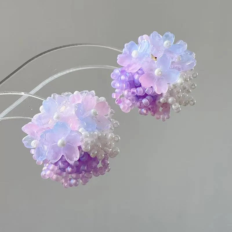 铜合金耳饰 奶油色系油画感串珠绣球花耳钉小众度假甜美仙气耳环