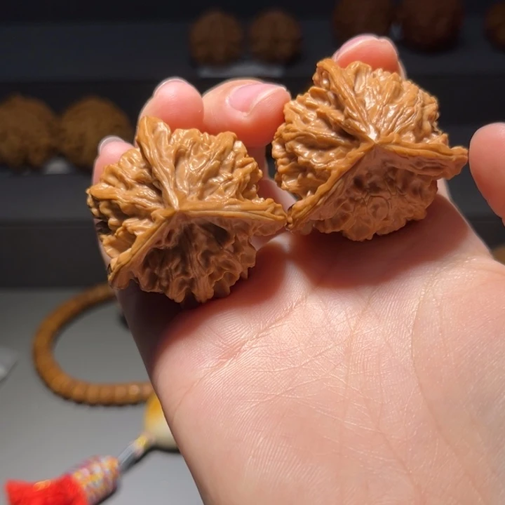 文玩核桃把件三棱499