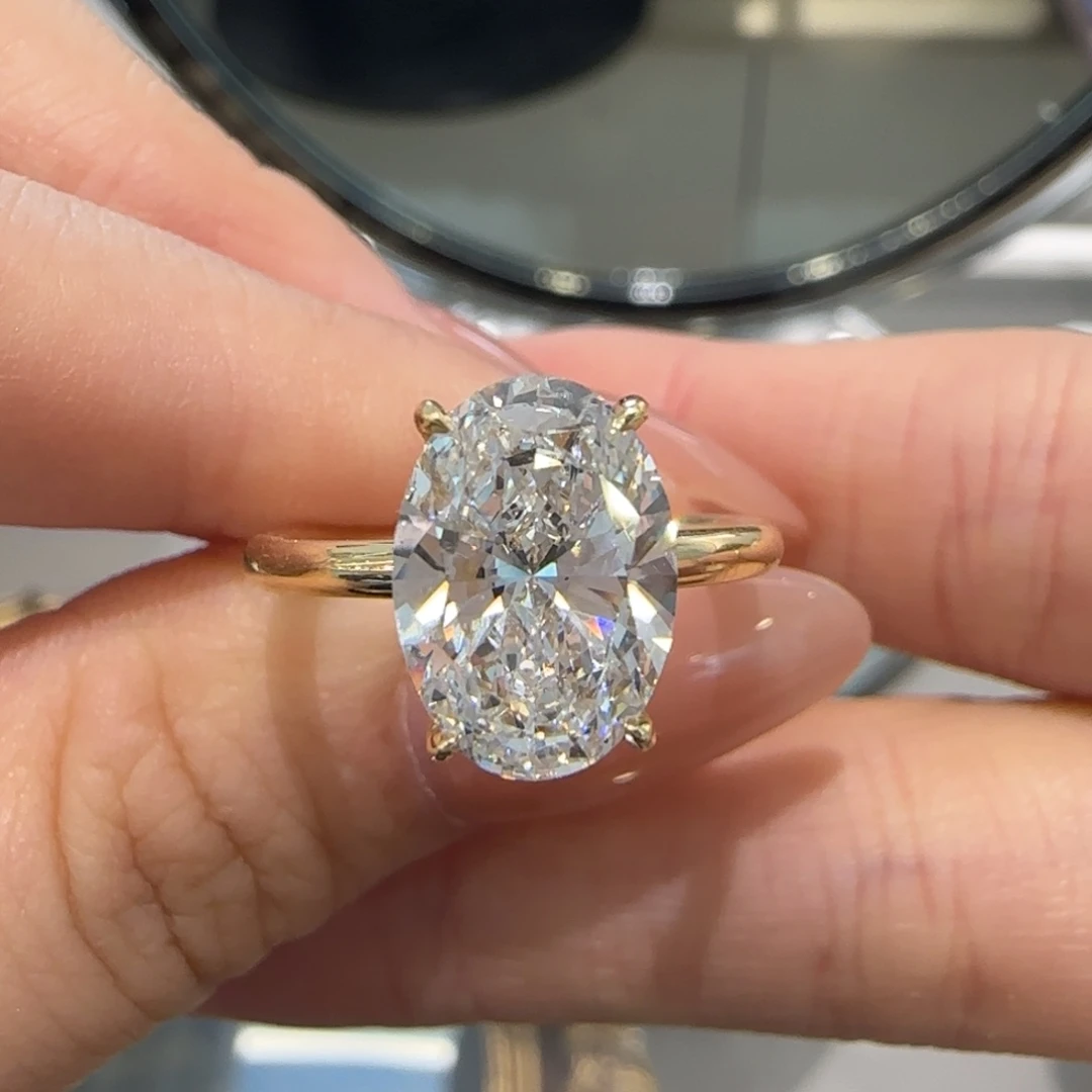 18K金镶嵌实验室培育钻石3卡海莉椭圆