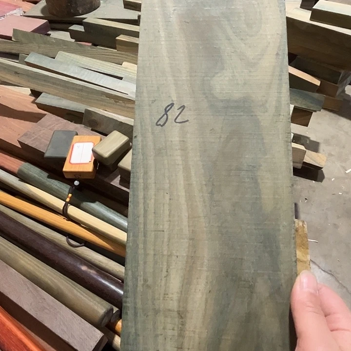 青***在绿檀阿根廷绿檀木