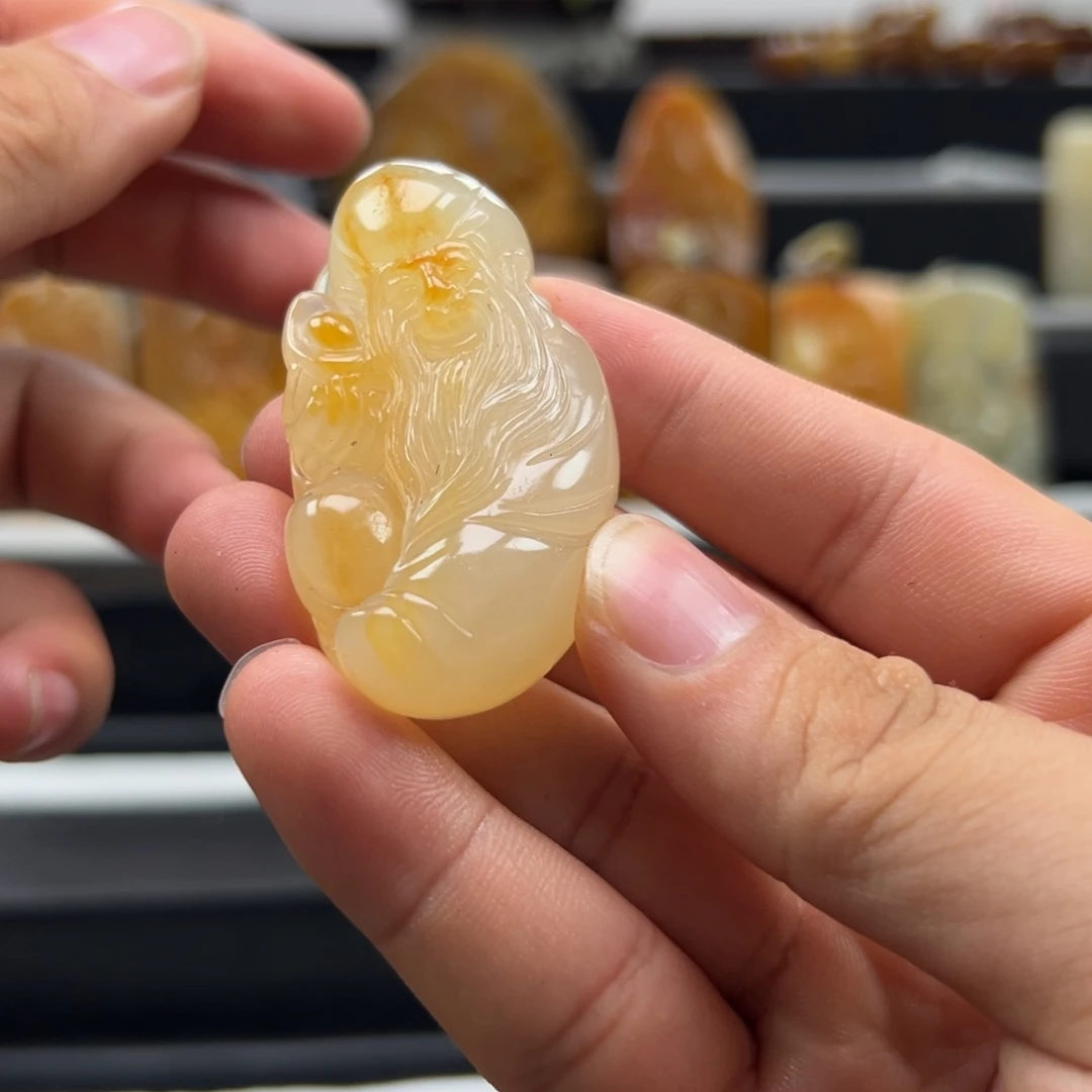 未镶嵌石英质玉（黄龙玉）黄龙玉