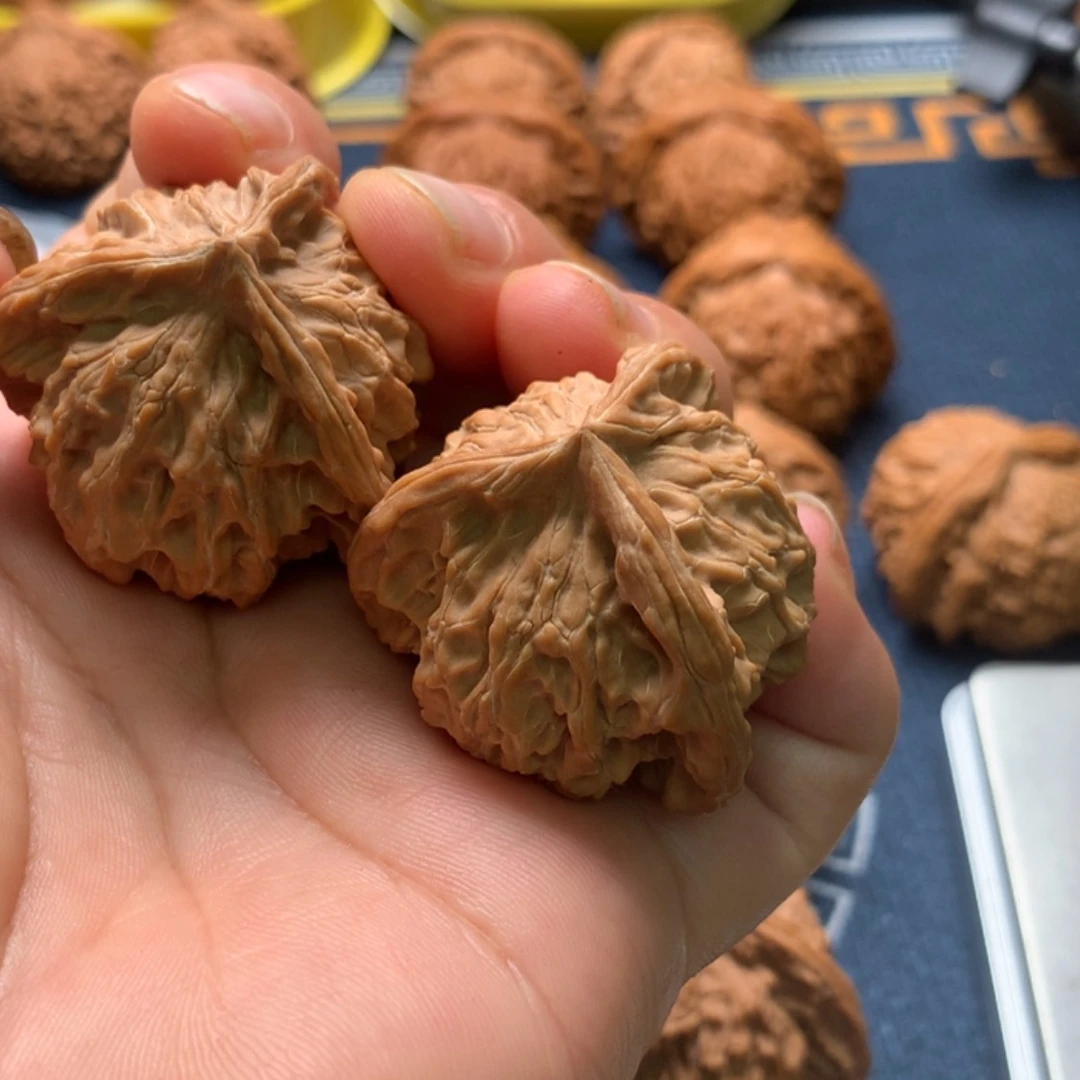 【闪购商品】文玩核桃把件✎****吹三棱38