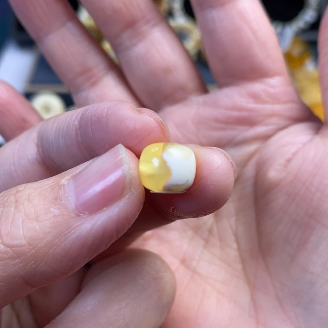 蜜蜡未镶嵌裸石金瓷白溶洞老型单珠9.6