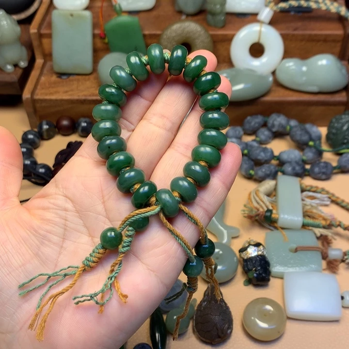 无***意和田玉未镶嵌颈饰