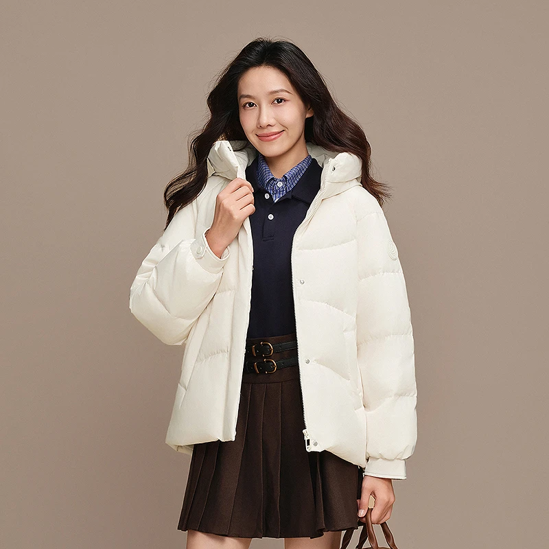 波司登2025新国标90绒秋冬季新款女时尚休闲百搭保暖短款连帽外套