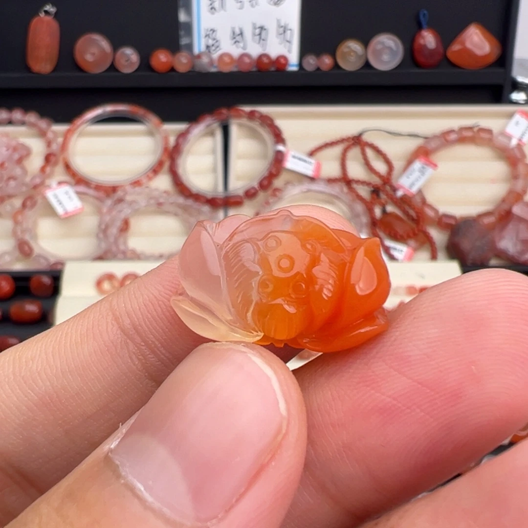 南红玛瑙未镶嵌川料荷花1
