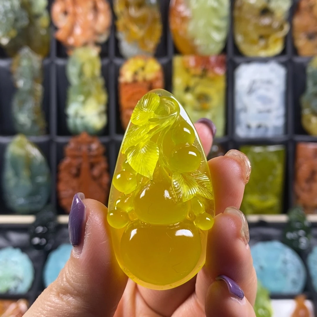 蛇纹石玉颈饰合金