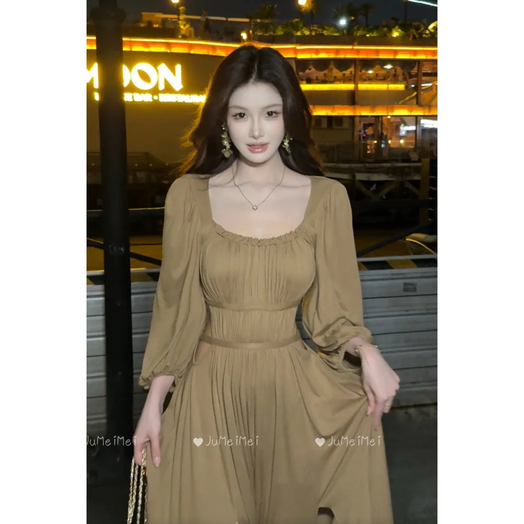 Crainfull【星河】方领七分灯笼袖收腰褶皱镂空侧开叉针织连衣裙