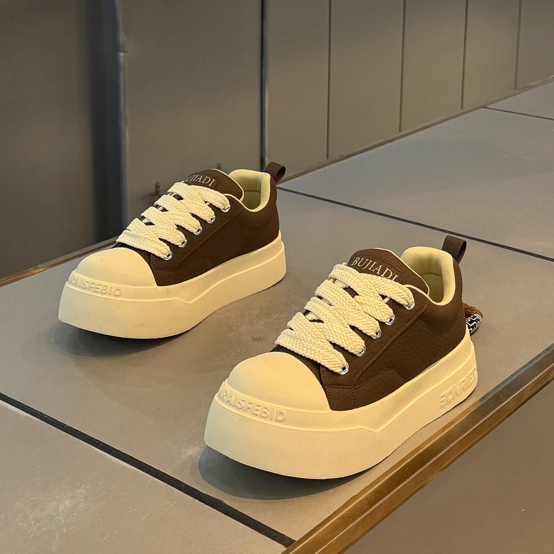 男士鞋子轻奢鞋圆头流行网红同款秋季男鞋小白鞋厚底系带板鞋新款