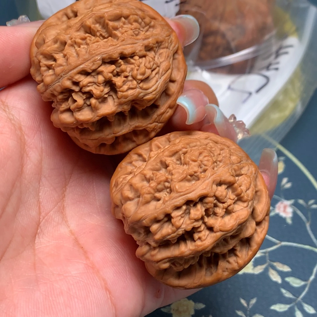 赞***呀桃核把件42-24983-8