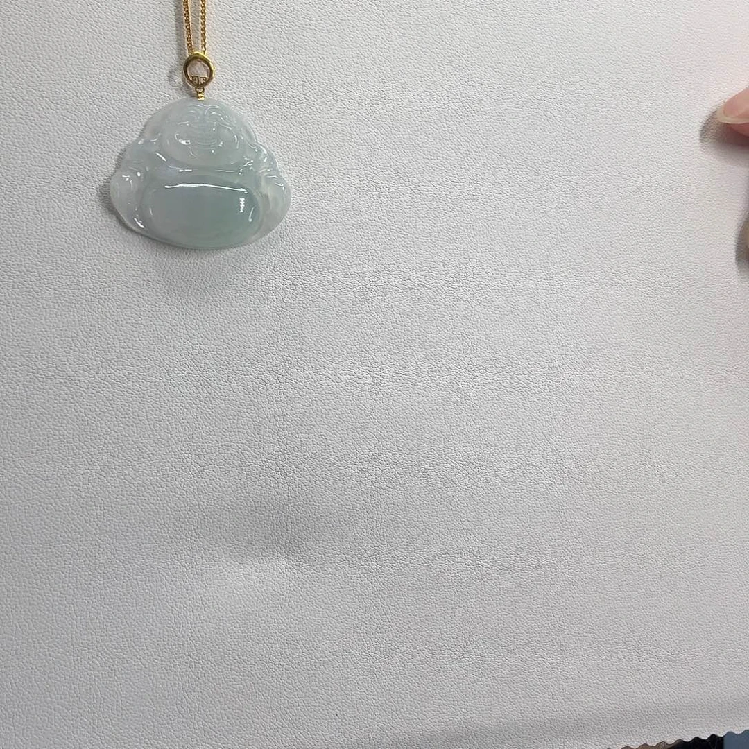 颈饰18K金镶嵌翡翠佛公