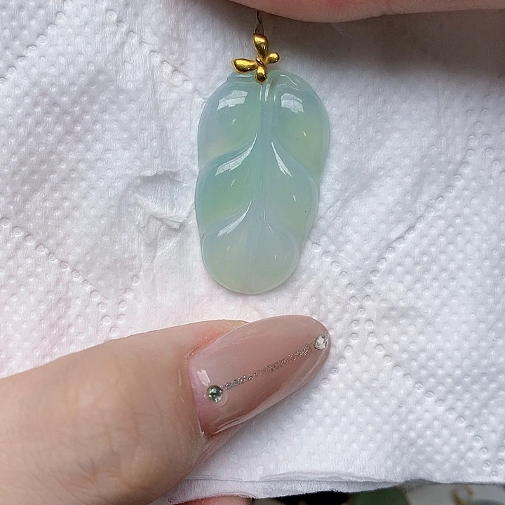 颈饰18K金镶嵌翡翠