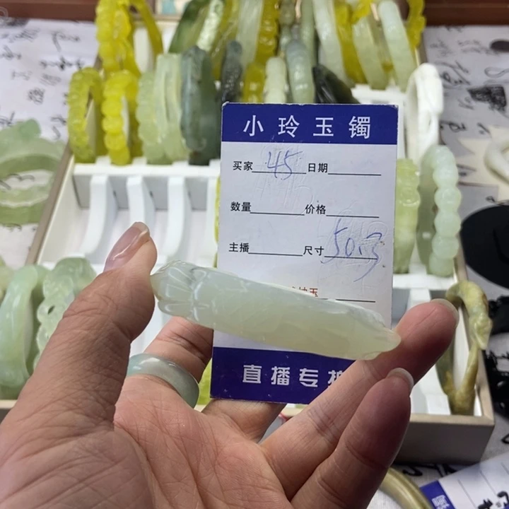蛇纹石玉未镶嵌戒指