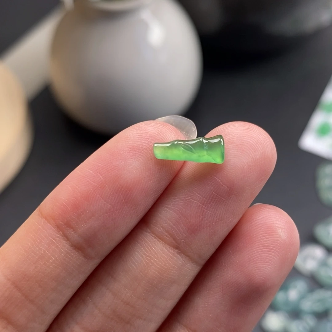 翡翠散珠冰绿竹节