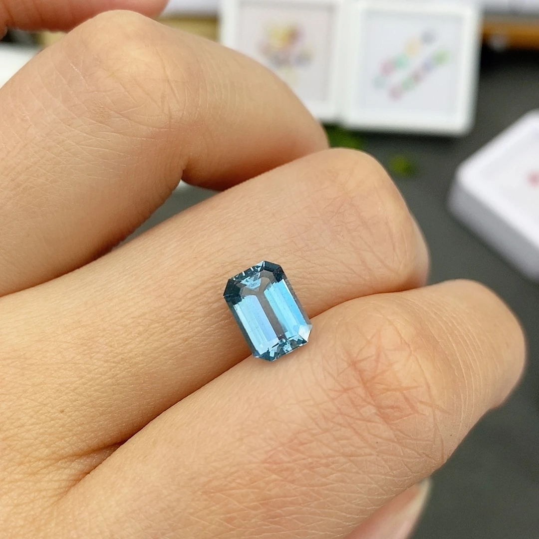 海蓝宝石裸石未镶嵌1.74ct