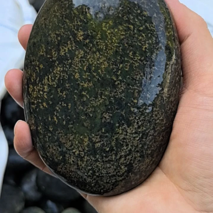玉金**堂藏玉药王石原石手把件飘金花