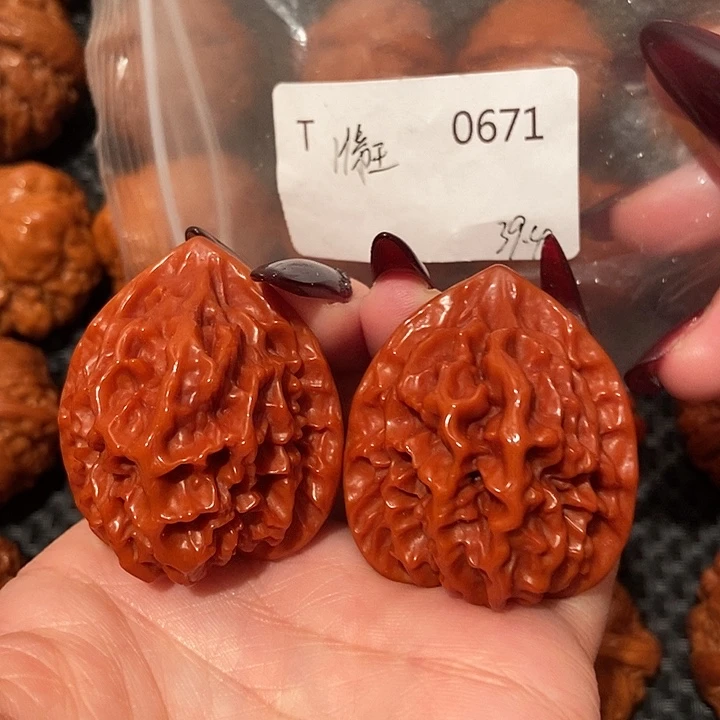 文玩核桃吊坠帝王42
