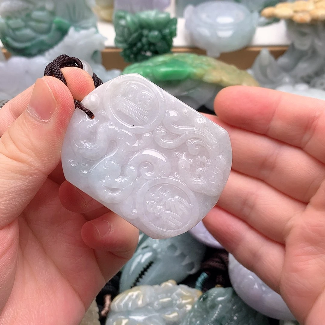 吊坠(不含链)未镶嵌翡翠