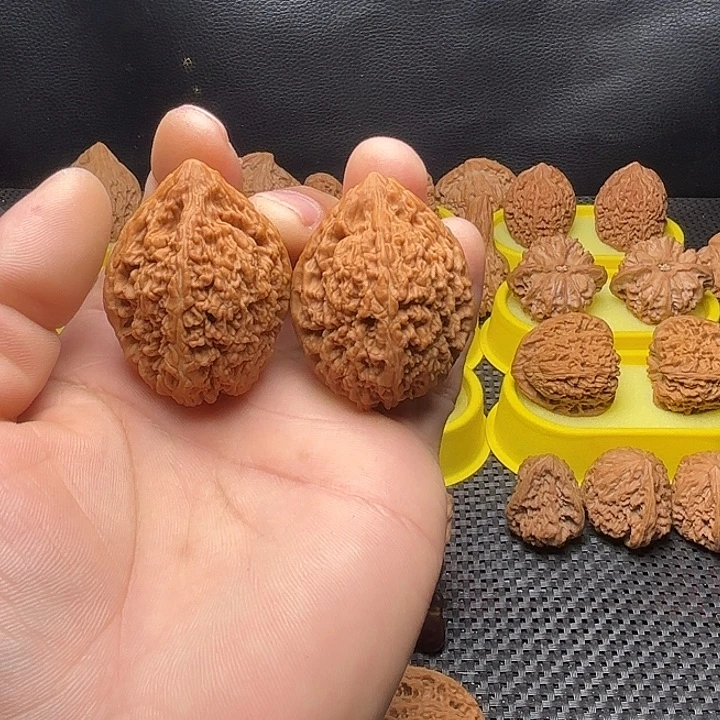 文玩核桃把件大蒜头36尺1