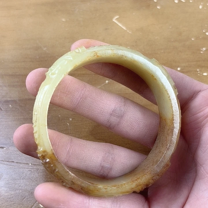 侠***姐和田玉未镶嵌挂件