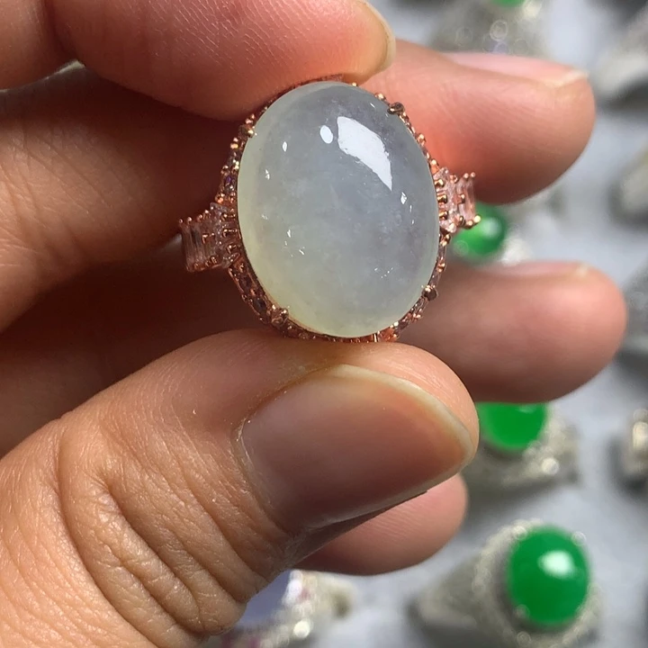 翡翠未镶嵌戒指铜托，卖裸石，需要二次镶嵌