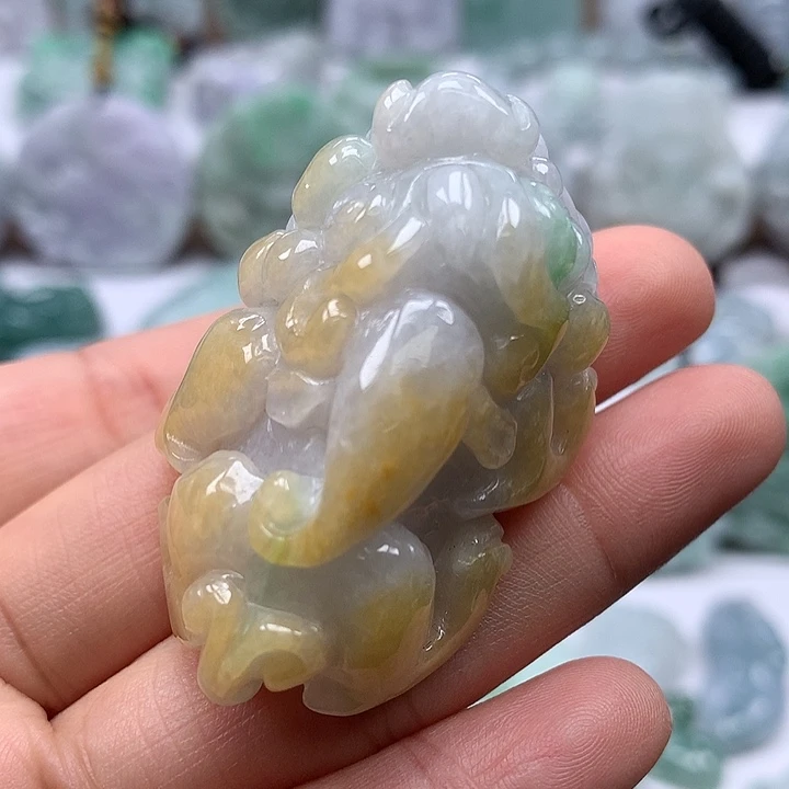 翡翠未镶嵌颈饰貔貅福利卡厚24+