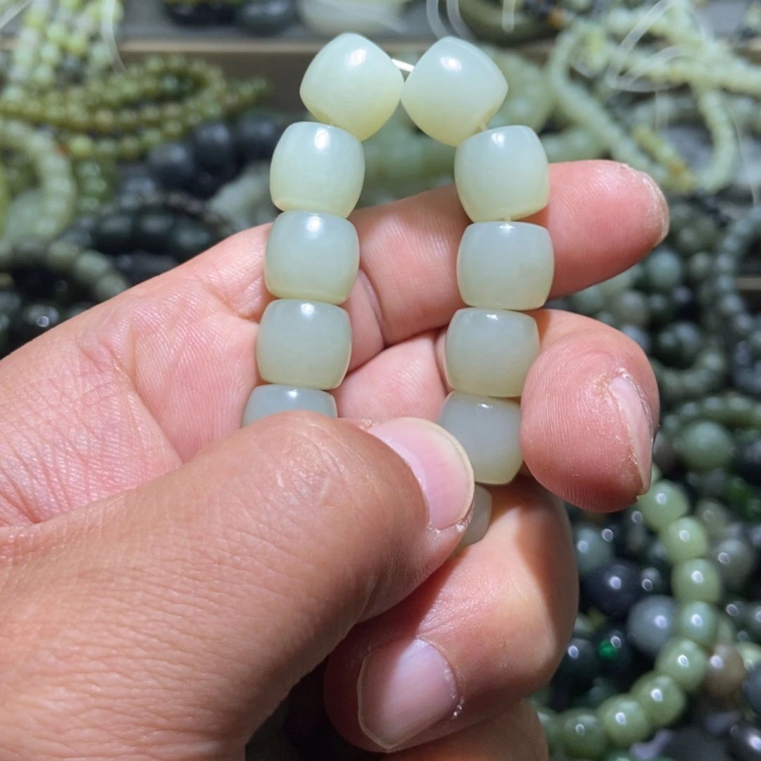 航***由和田玉（糖玉）未镶嵌手链