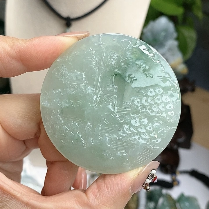 翡翠颈饰未镶嵌每天