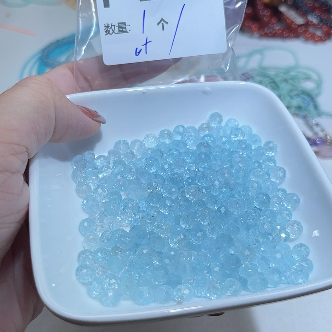 未镶嵌托帕石珠宝奇石F22。